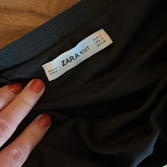 Zara Knit Two Piece Black and Yellow Scallop Striped Outfit - Picture 5 of 7